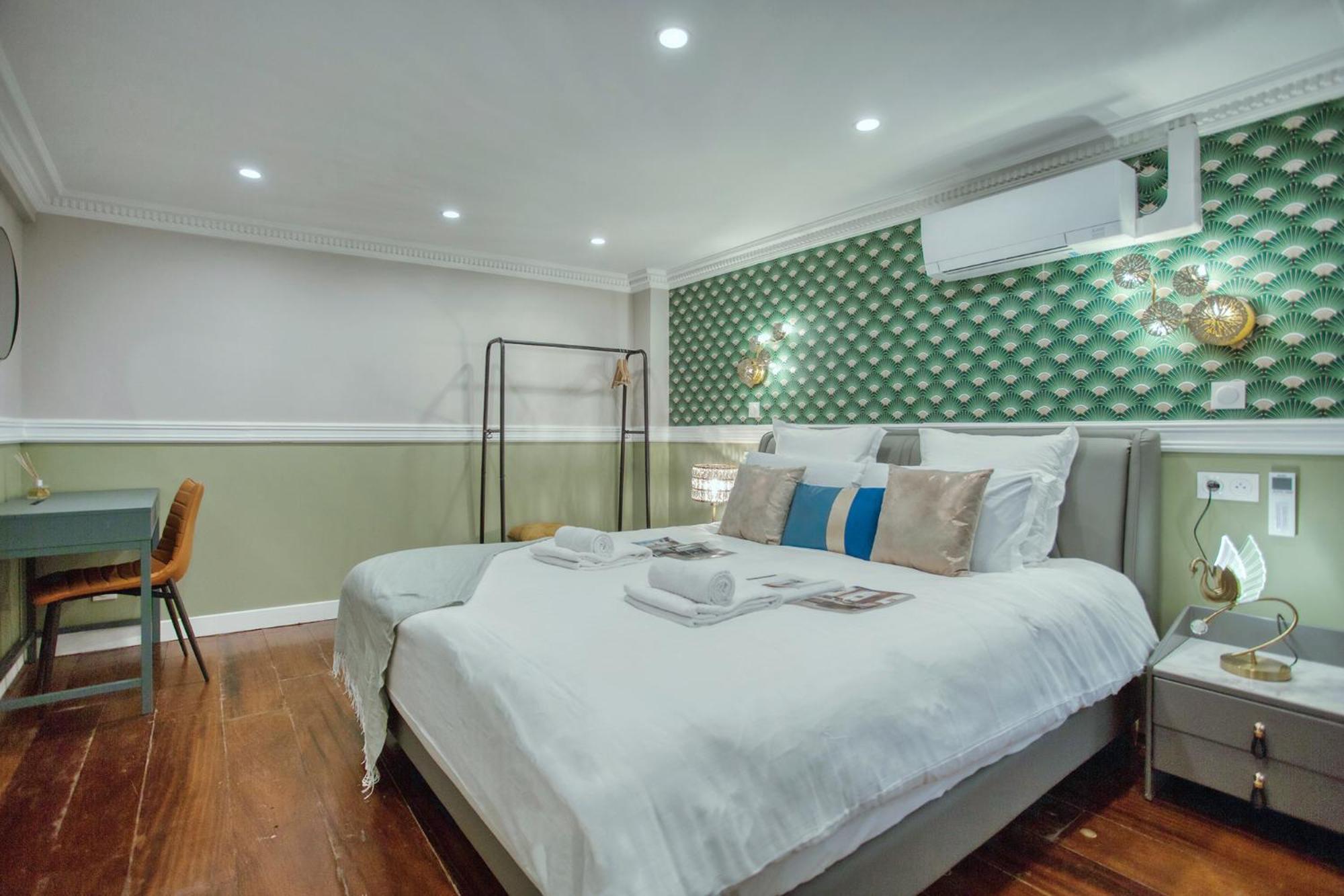 Elegant Triplex In Paris - Ideal For 10 - Aircon Exterior photo